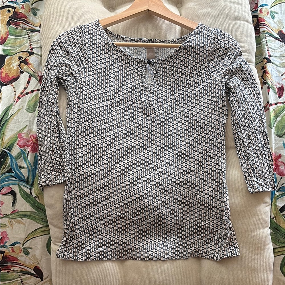 Banana Republic Cream / Blue / Gold Patterned Fitted 3/4 Sleeve Blouse